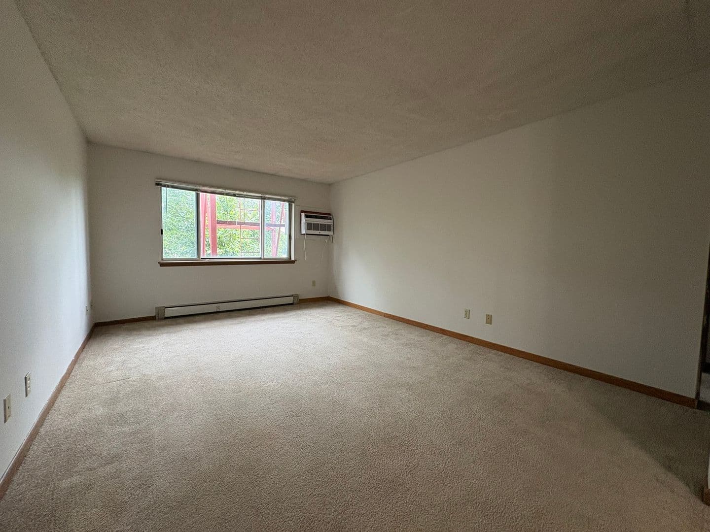 Iowa City Apartment: 624 S. Gilbert Street