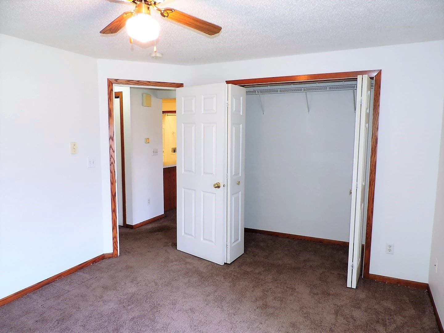 Tiffin House: 530 Iris Avenue