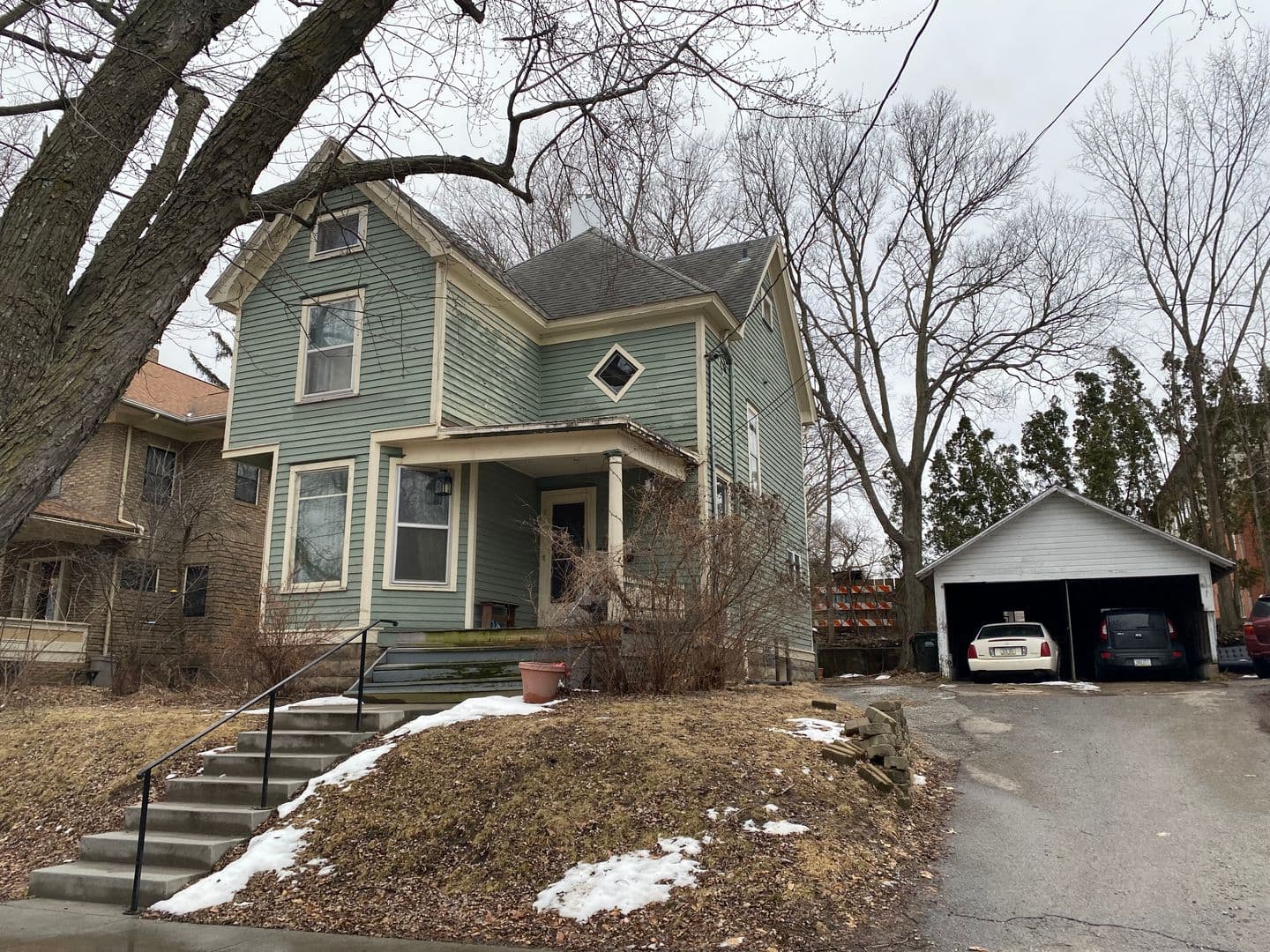 Iowa City House: 923 E. Washington Street
