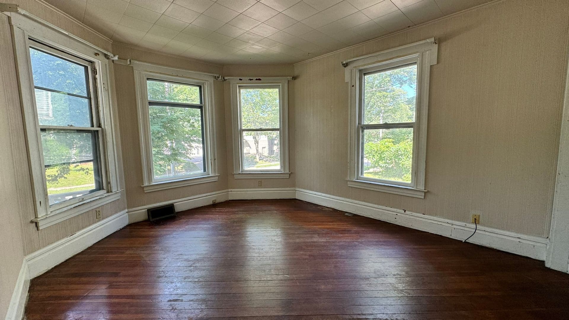 Iowa City House: 919 E. Washington Street