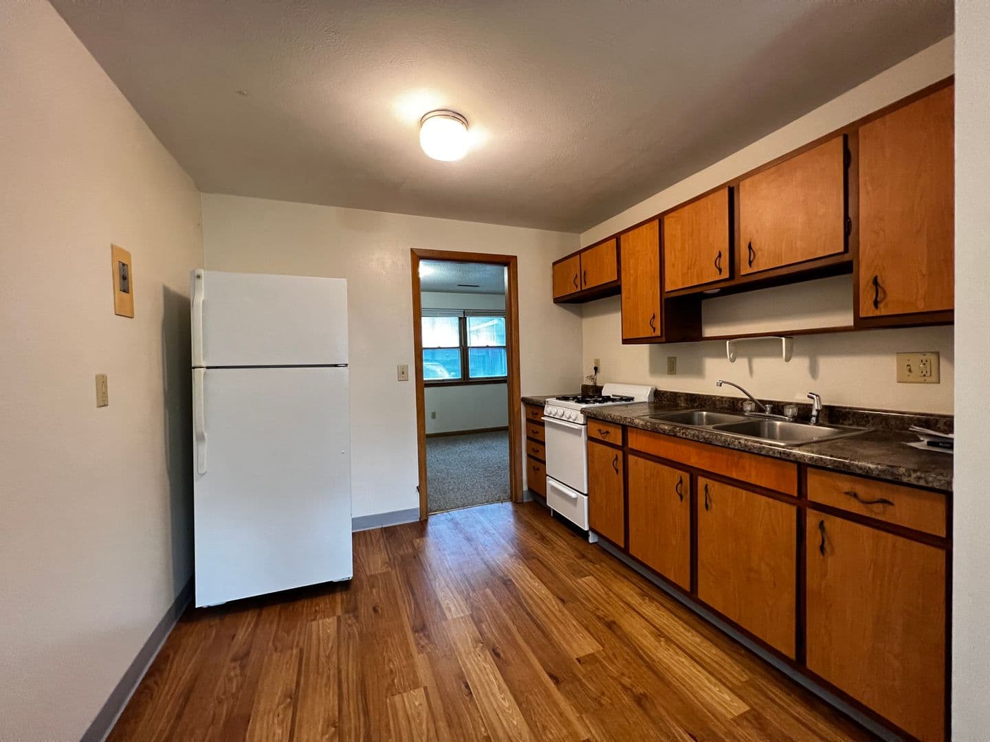 Iowa City Apartment: 611 S. Van Buren Street