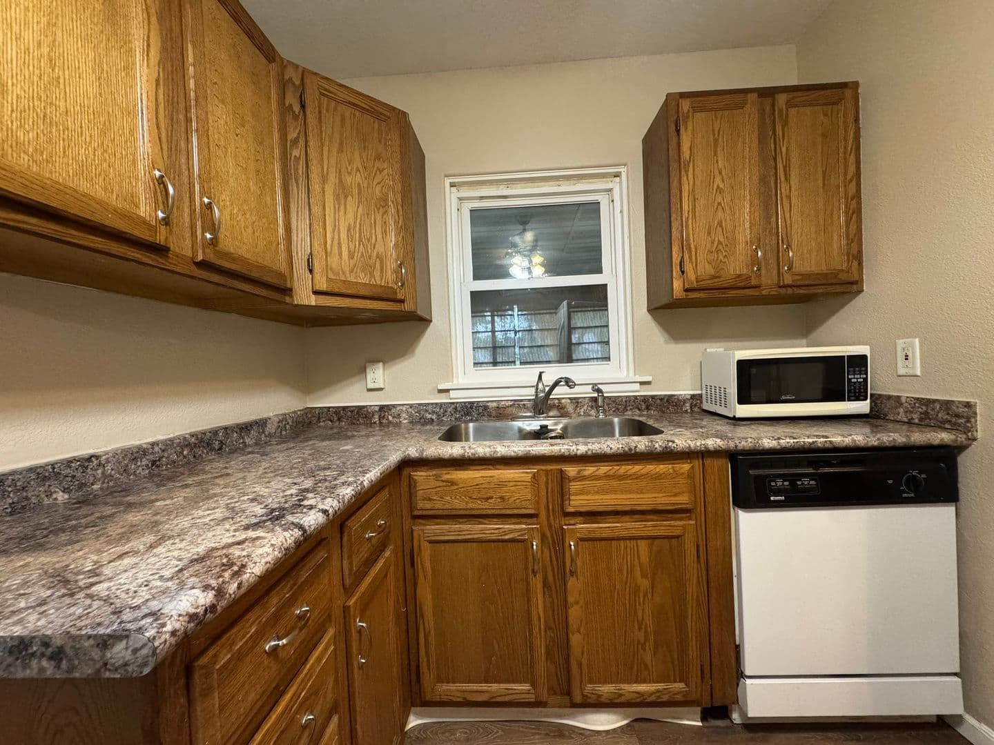 Coralville House: 610 10th Avenue