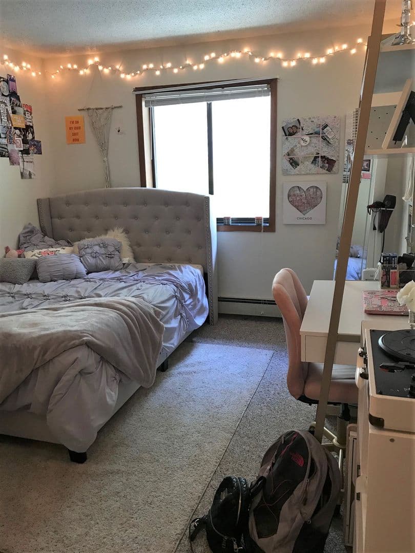Iowa City Apartment: 1122 N. Dubuque Street