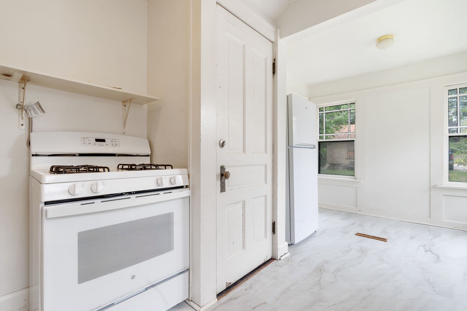 Iowa City Apartment: 608 Ronalds Street