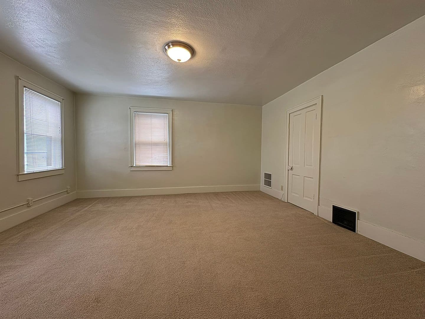 Iowa City Apartment: 310 N. Gilbert Street