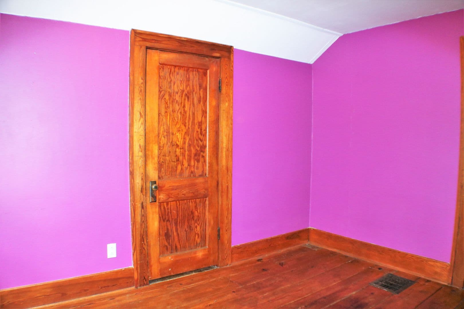 Iowa City Apartment: 608 Ronalds Street
