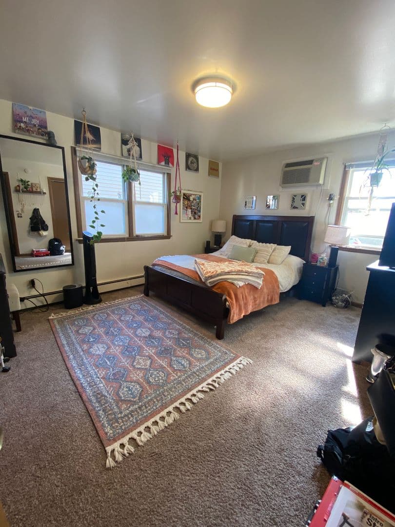 Iowa City Apartment: 614 E. Jefferson Street
