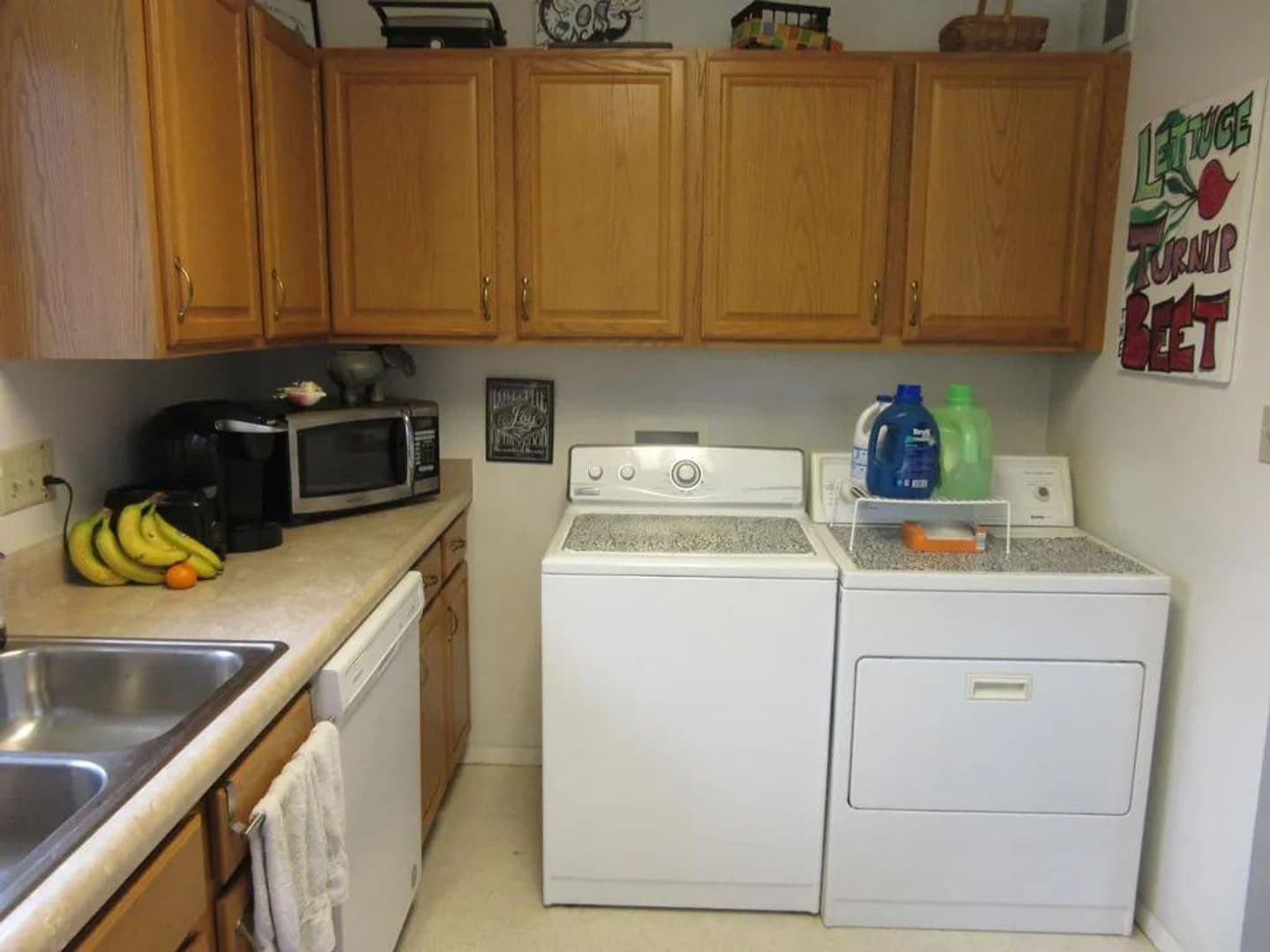 Iowa City Apartment: 1631 Muscatine Avenue
