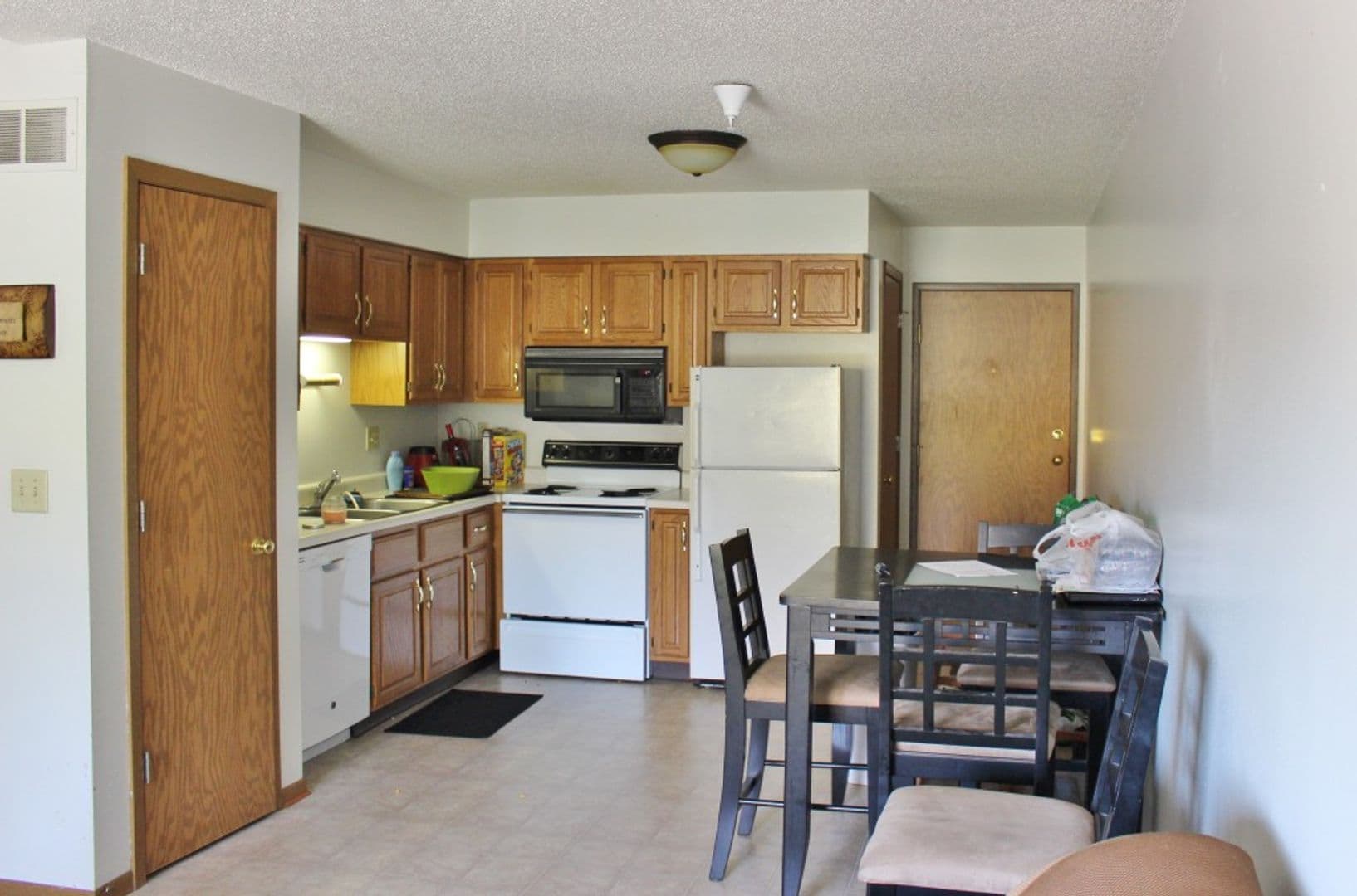 Iowa City Apartment: 725 S. Clinton Street