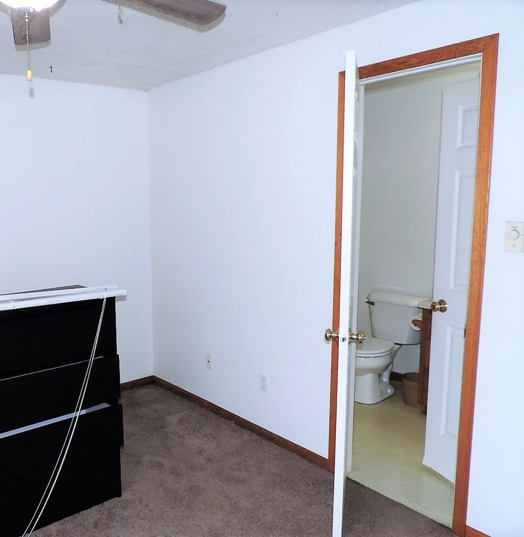 Tiffin House: 530 Iris Avenue