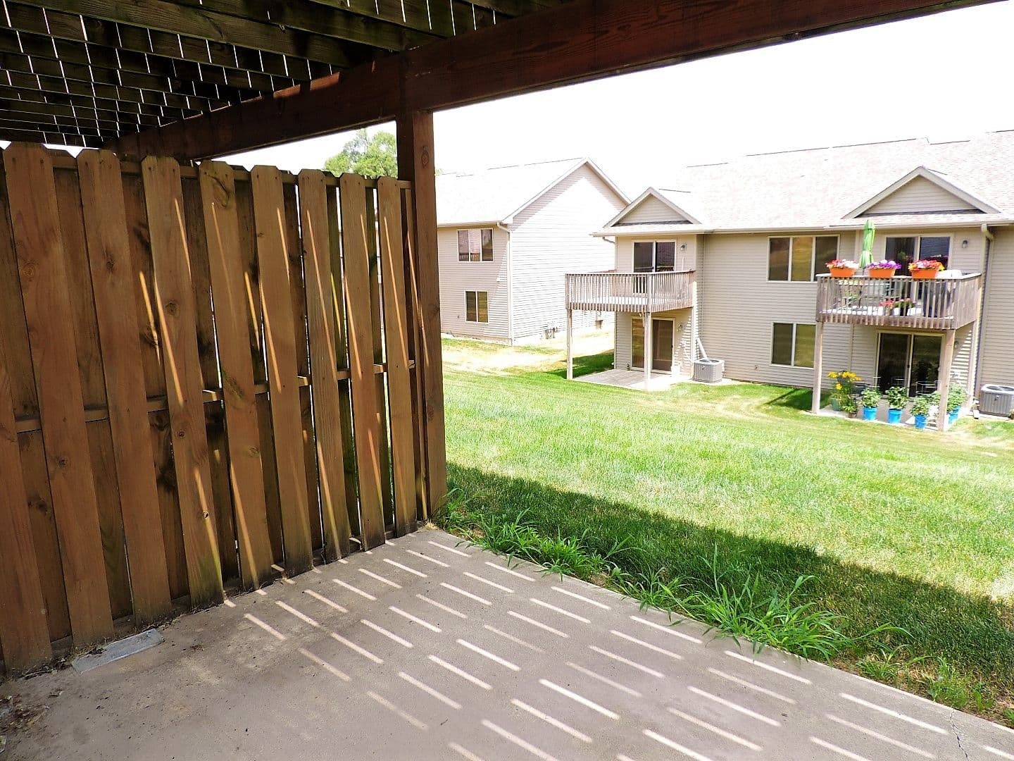 Tiffin House: 530 Iris Avenue