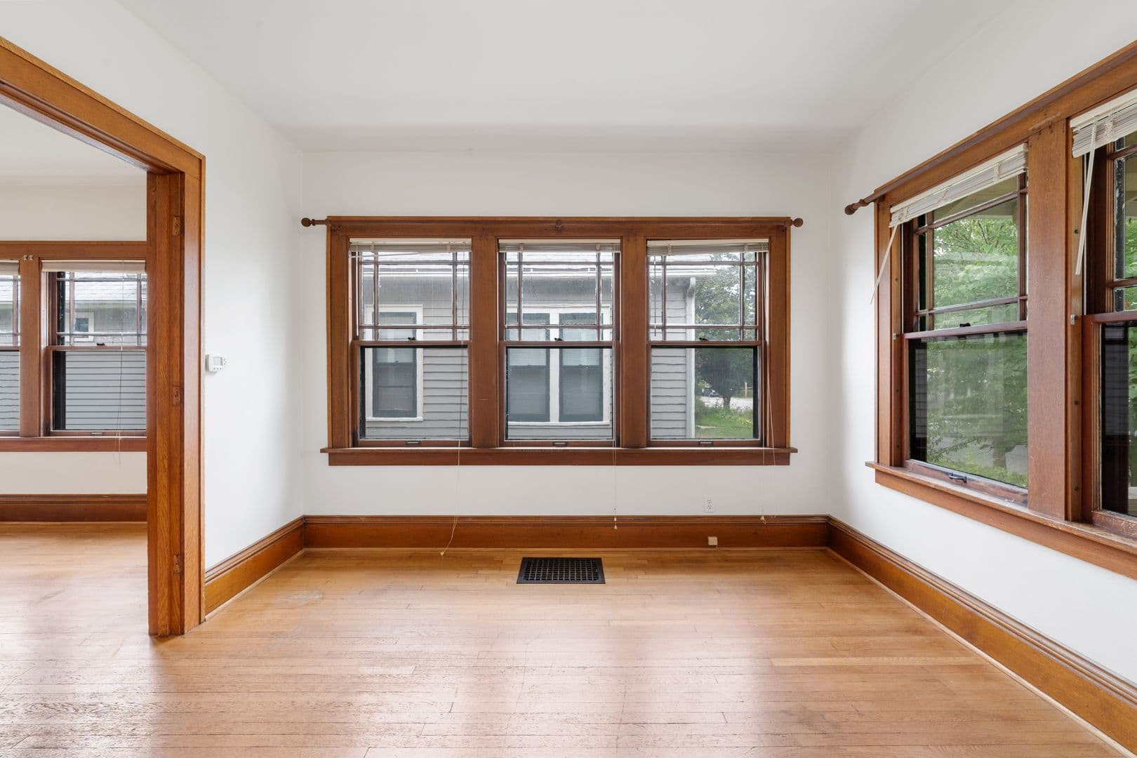 Iowa City Apartment: 608 Ronalds Street