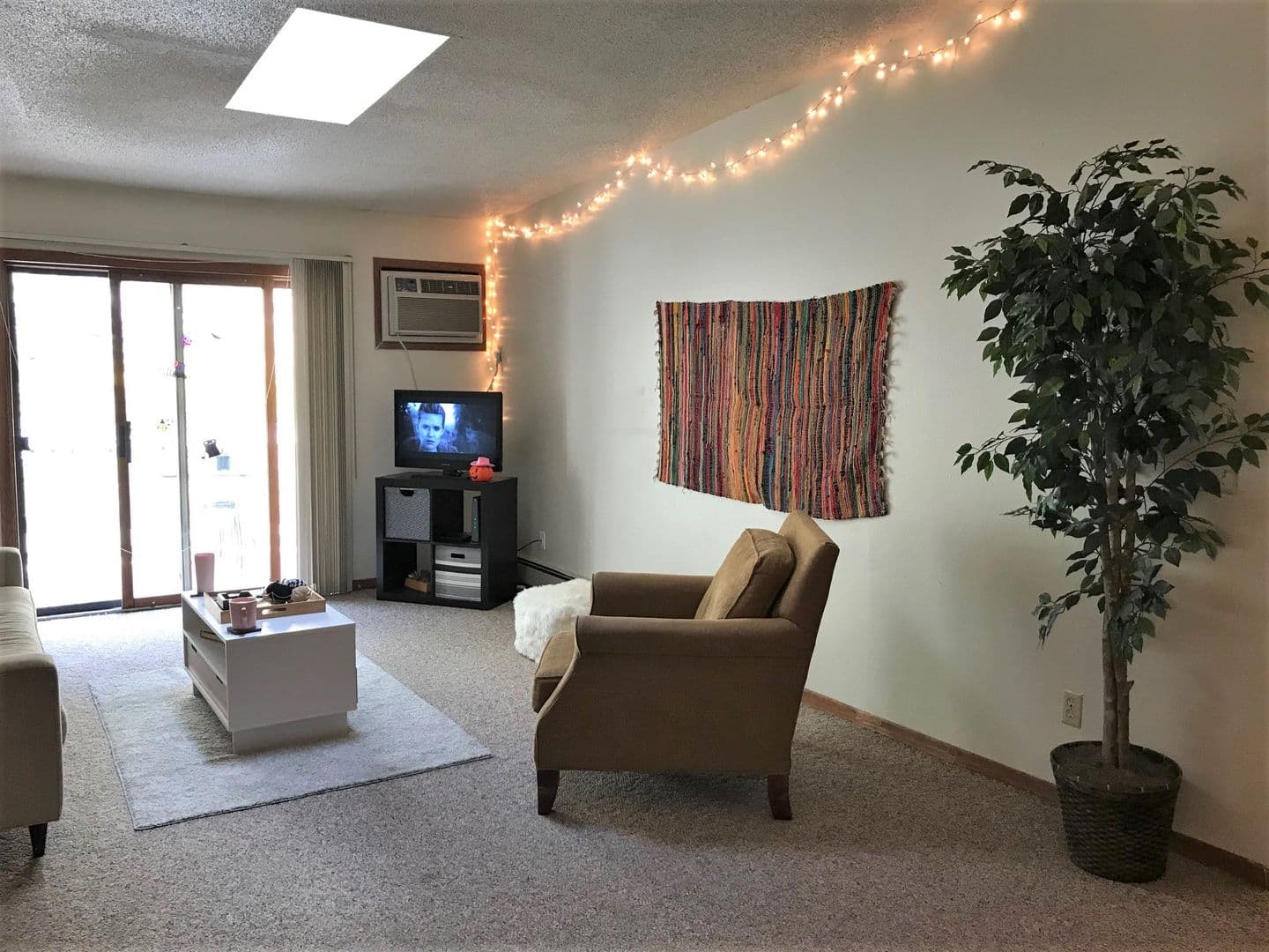 Iowa City Apartment: 1122 N. Dubuque Street