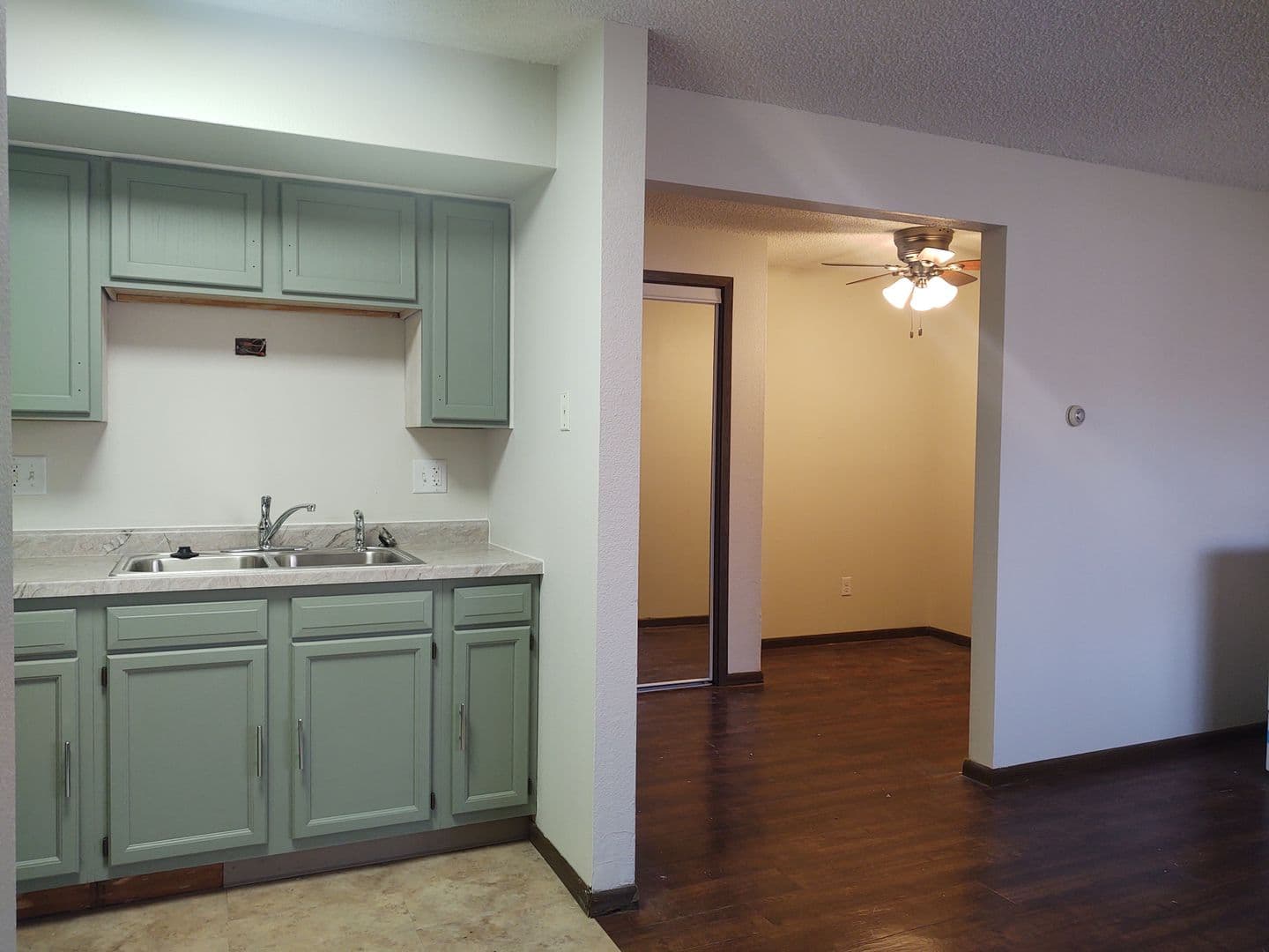 Iowa City Apartment: 415 S. Van Buren Street
