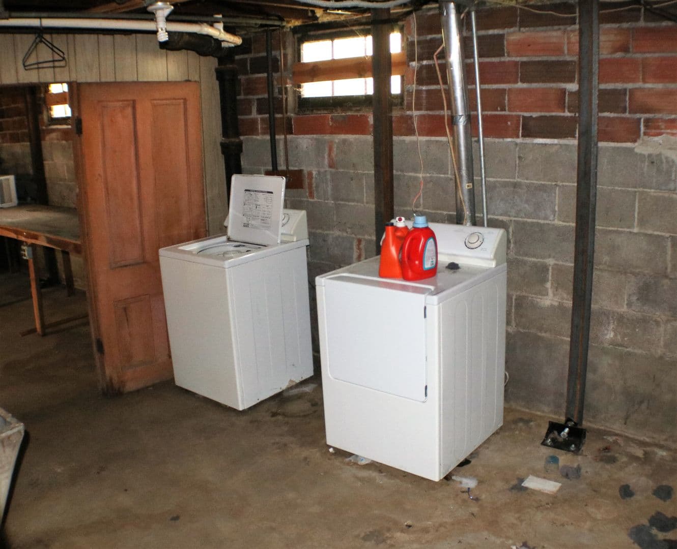 Iowa City Apartment: 608 Ronalds Street