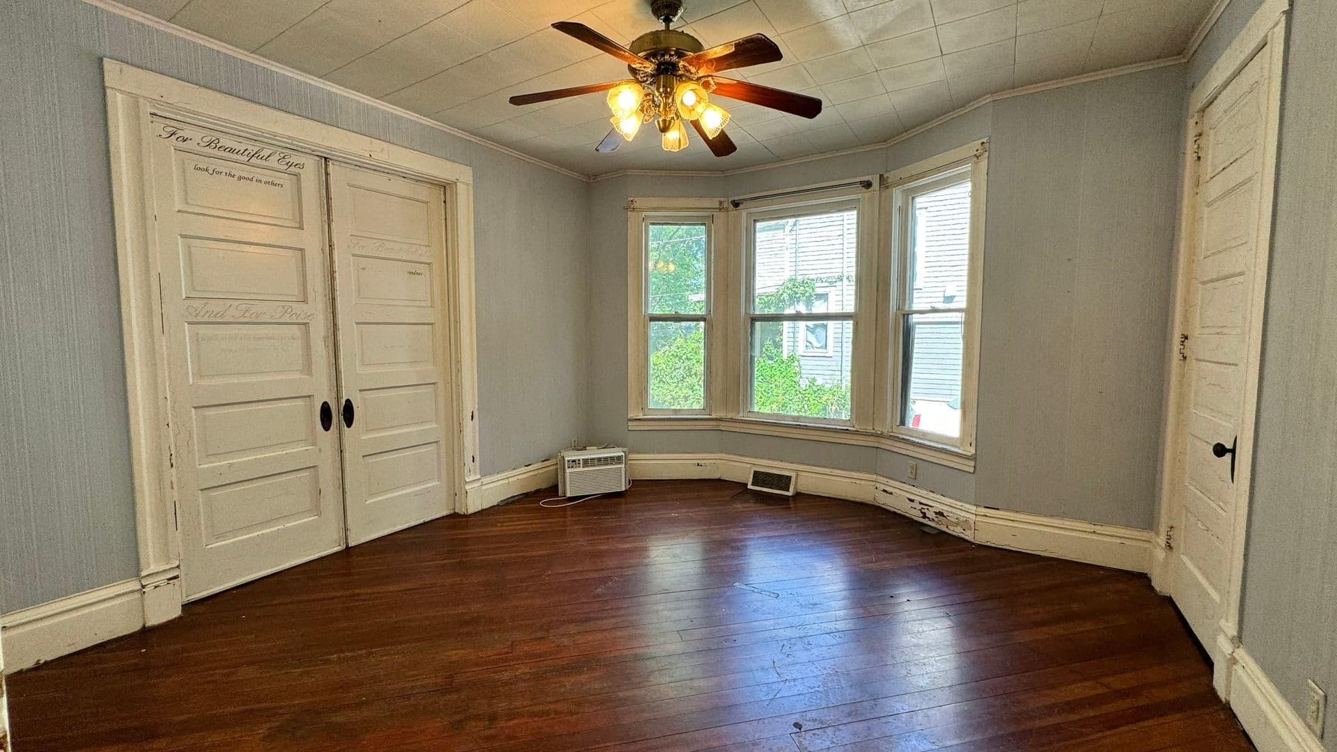 Iowa City House: 919 E. Washington Street
