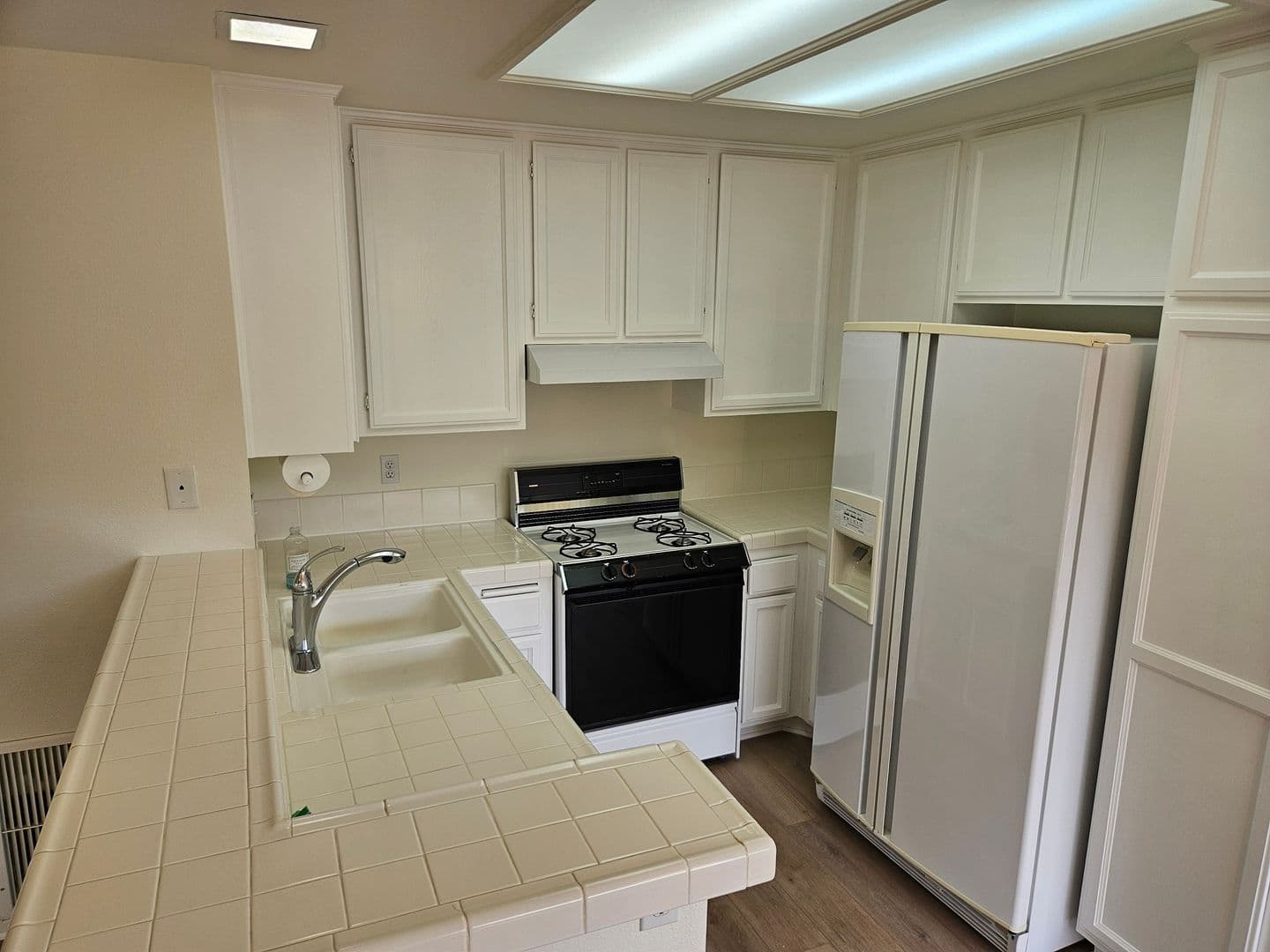 Lake Forest Condo: 25568 Azalea #54