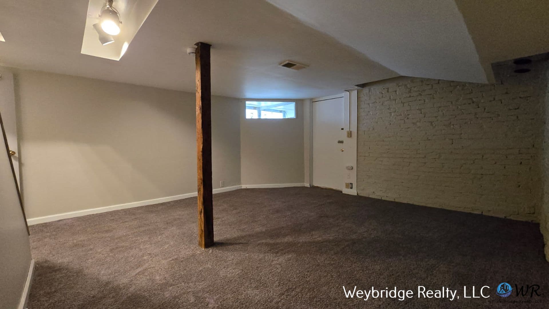 Cincinnati Apartment: 2216 Ohio Avenue