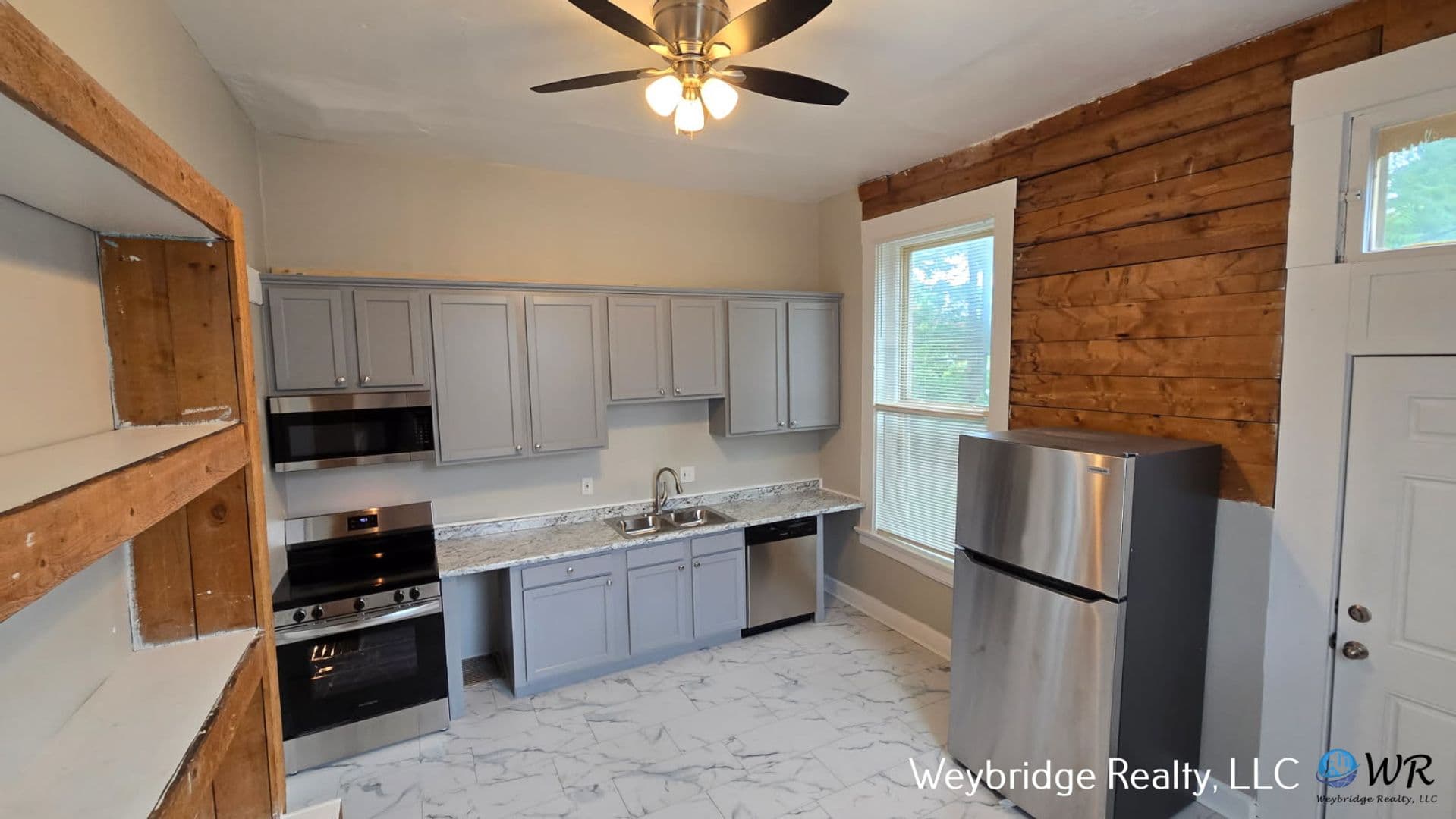 Cincinnati Apartment: 2216 Ohio Avenue