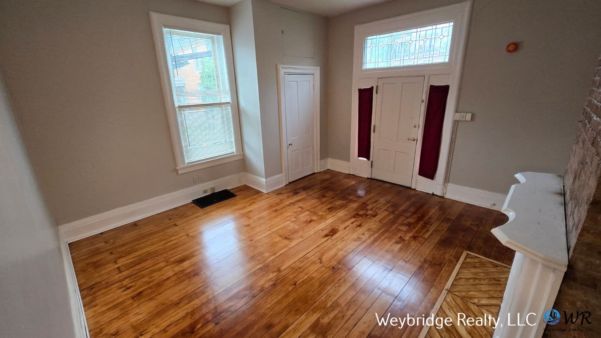 Cincinnati Apartment: 2216 Ohio Avenue