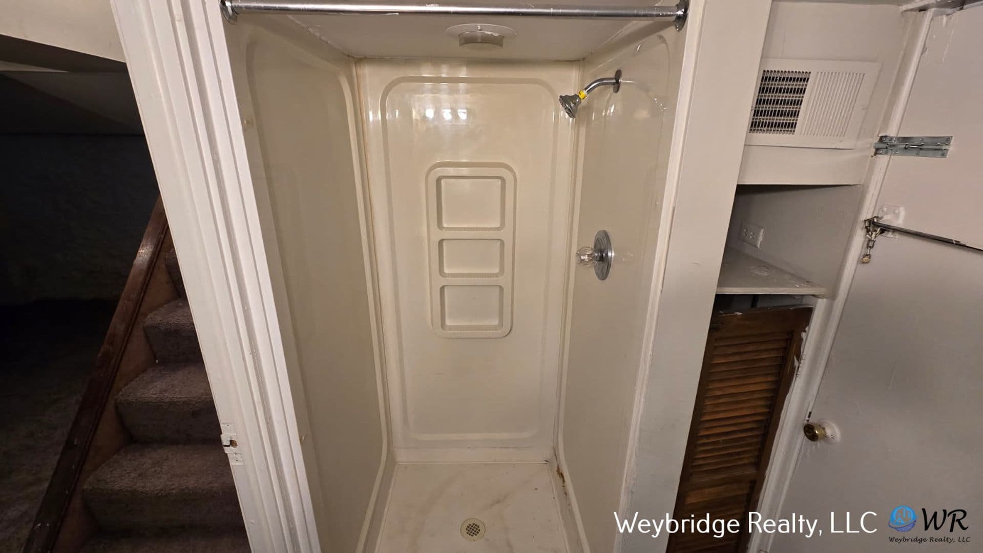 Cincinnati Apartment: 2216 Ohio Avenue