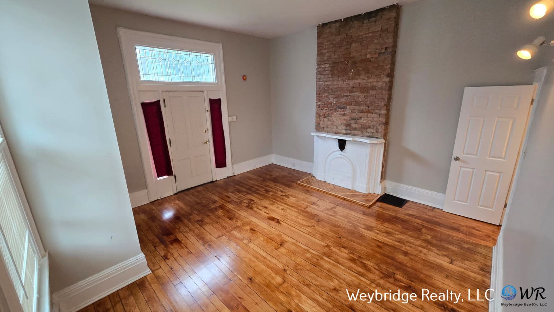 Cincinnati Apartment: 2216 Ohio Avenue
