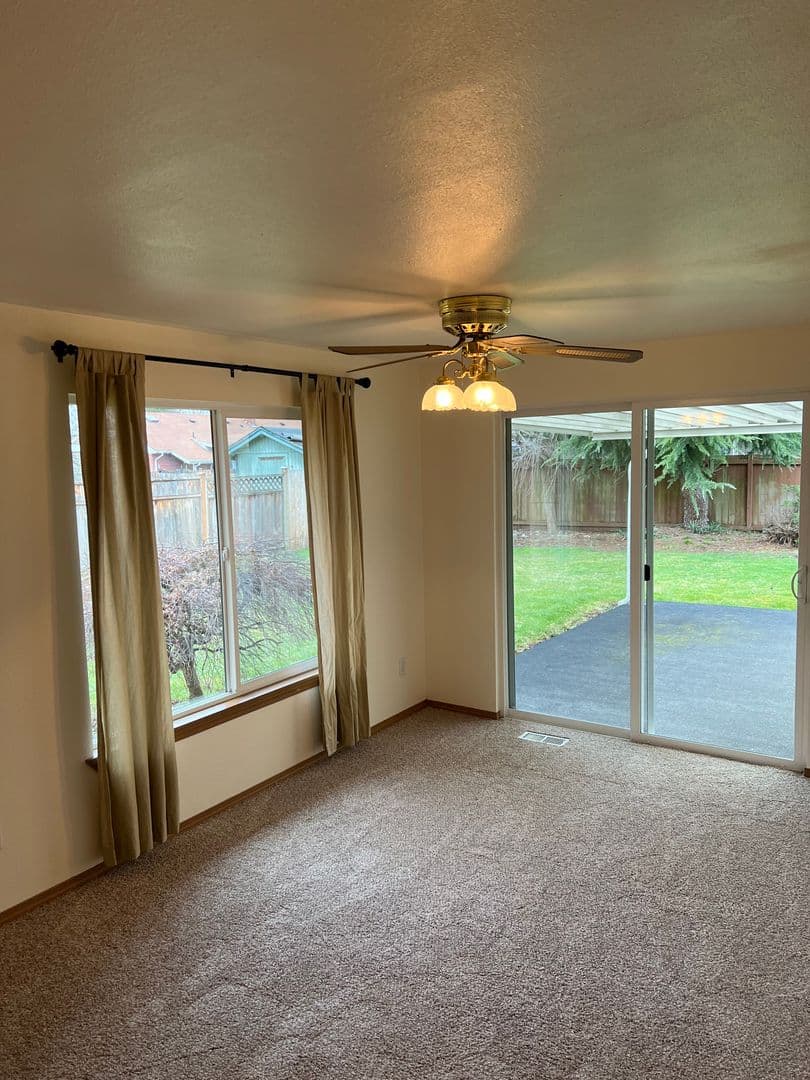 Tacoma Apartment: 115 Tule Lake Rd E