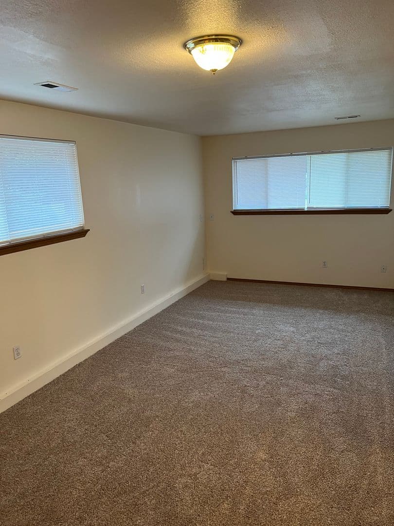 Tacoma Apartment: 115 Tule Lake Rd E