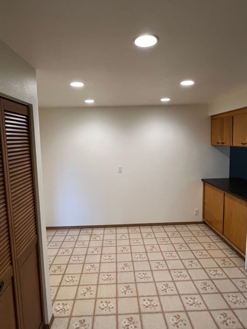 Tacoma Apartment: 115 Tule Lake Rd E