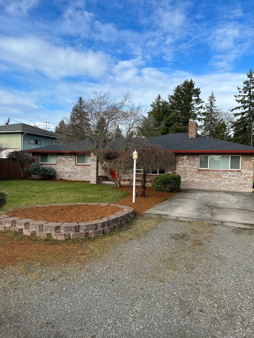 Tacoma Apartment: 115 Tule Lake Rd E