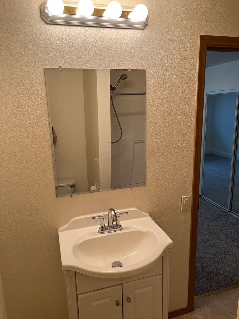Tacoma Apartment: 115 Tule Lake Rd E