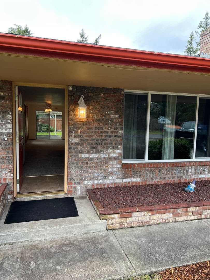 Tacoma Apartment: 115 Tule Lake Rd E