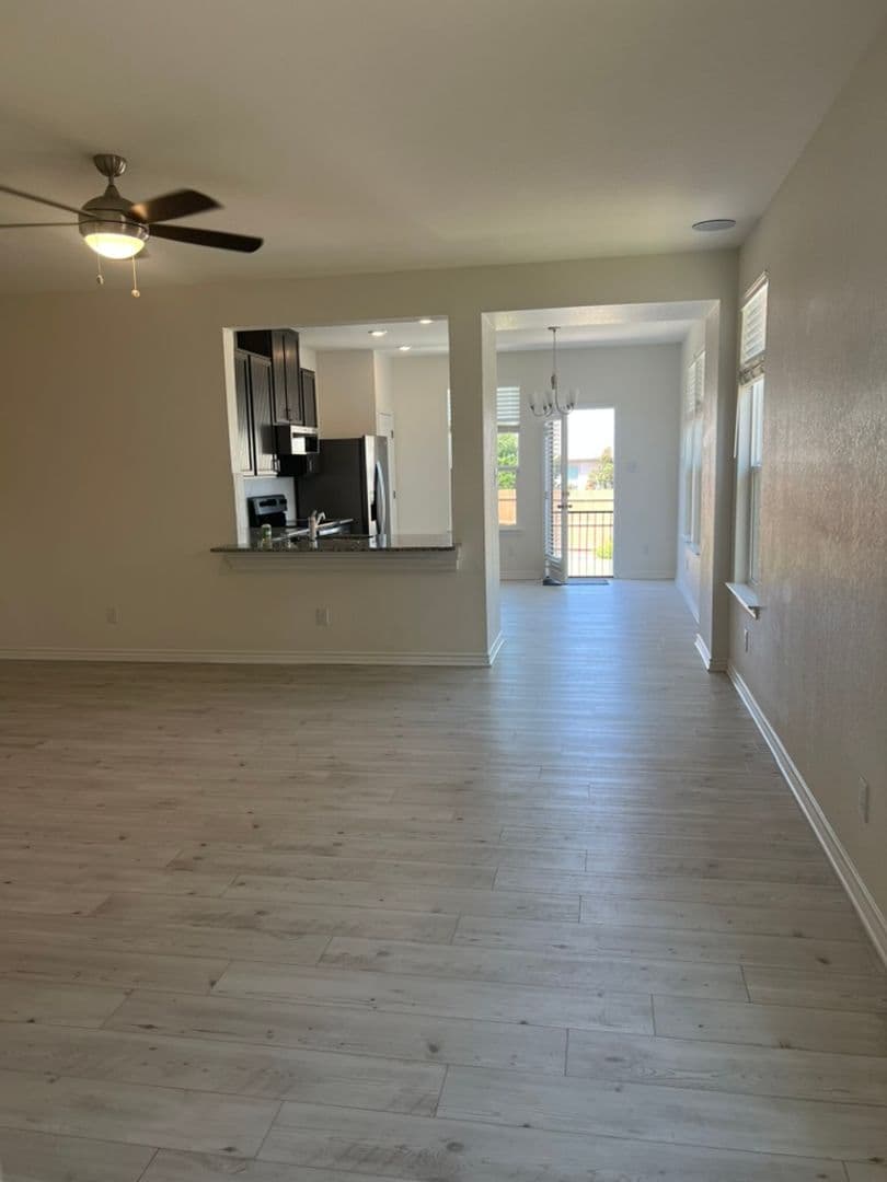 Boerne House: 114 E Granite Shores Drive
