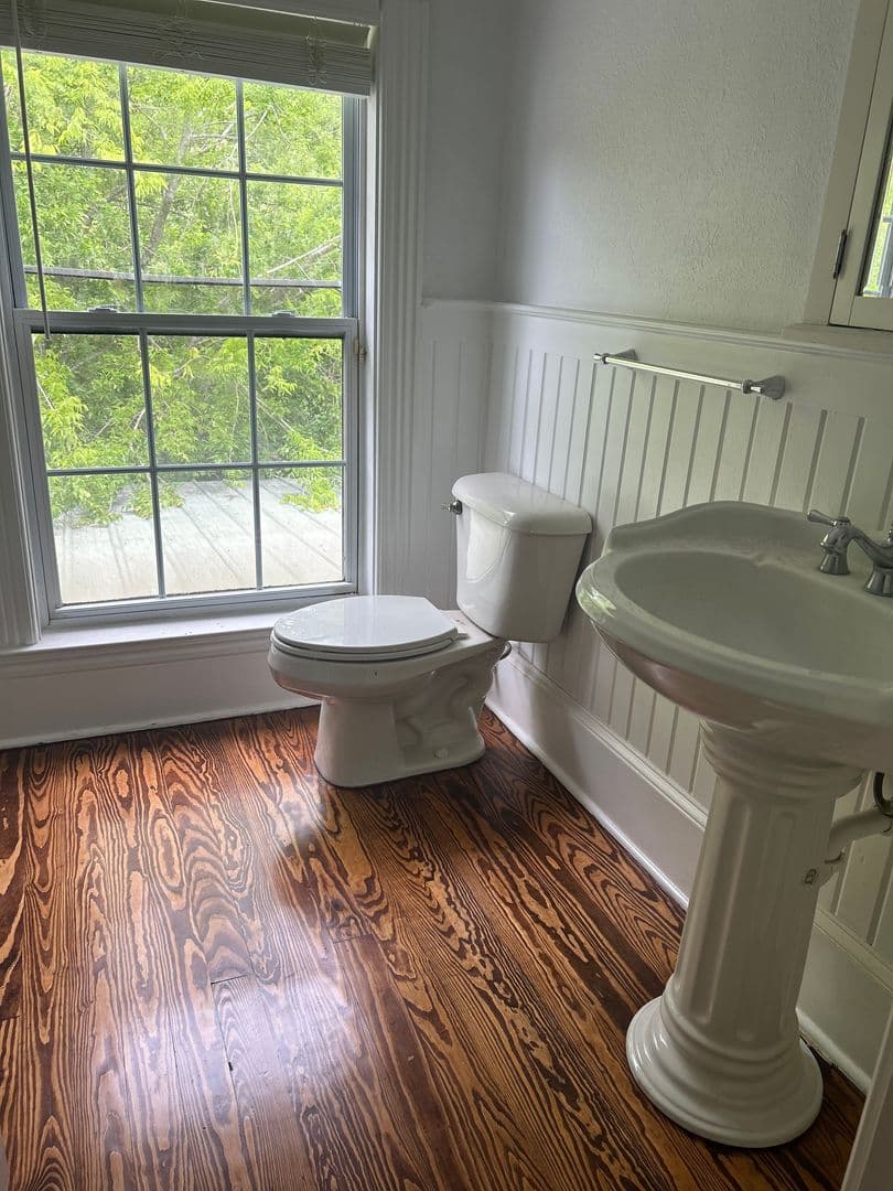 Savannah Apartment: 614 E Gwinnett St