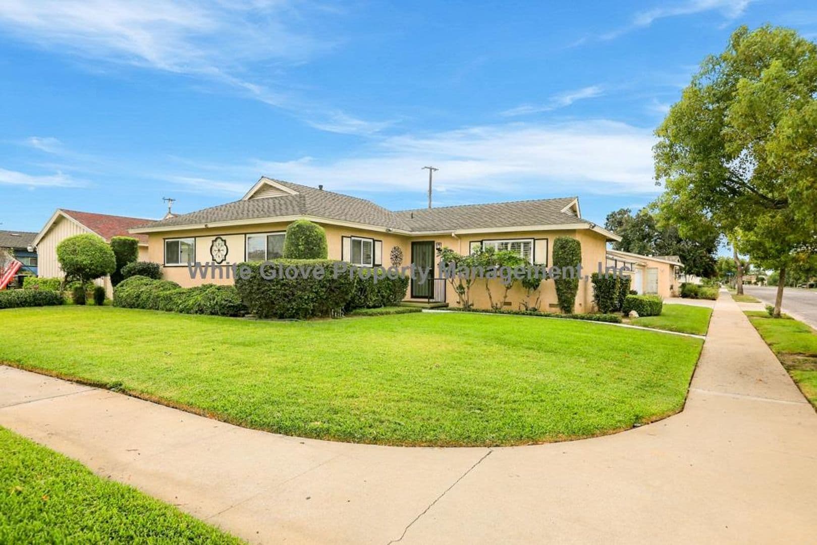 Fullerton House: 1358 W Olive Avenue