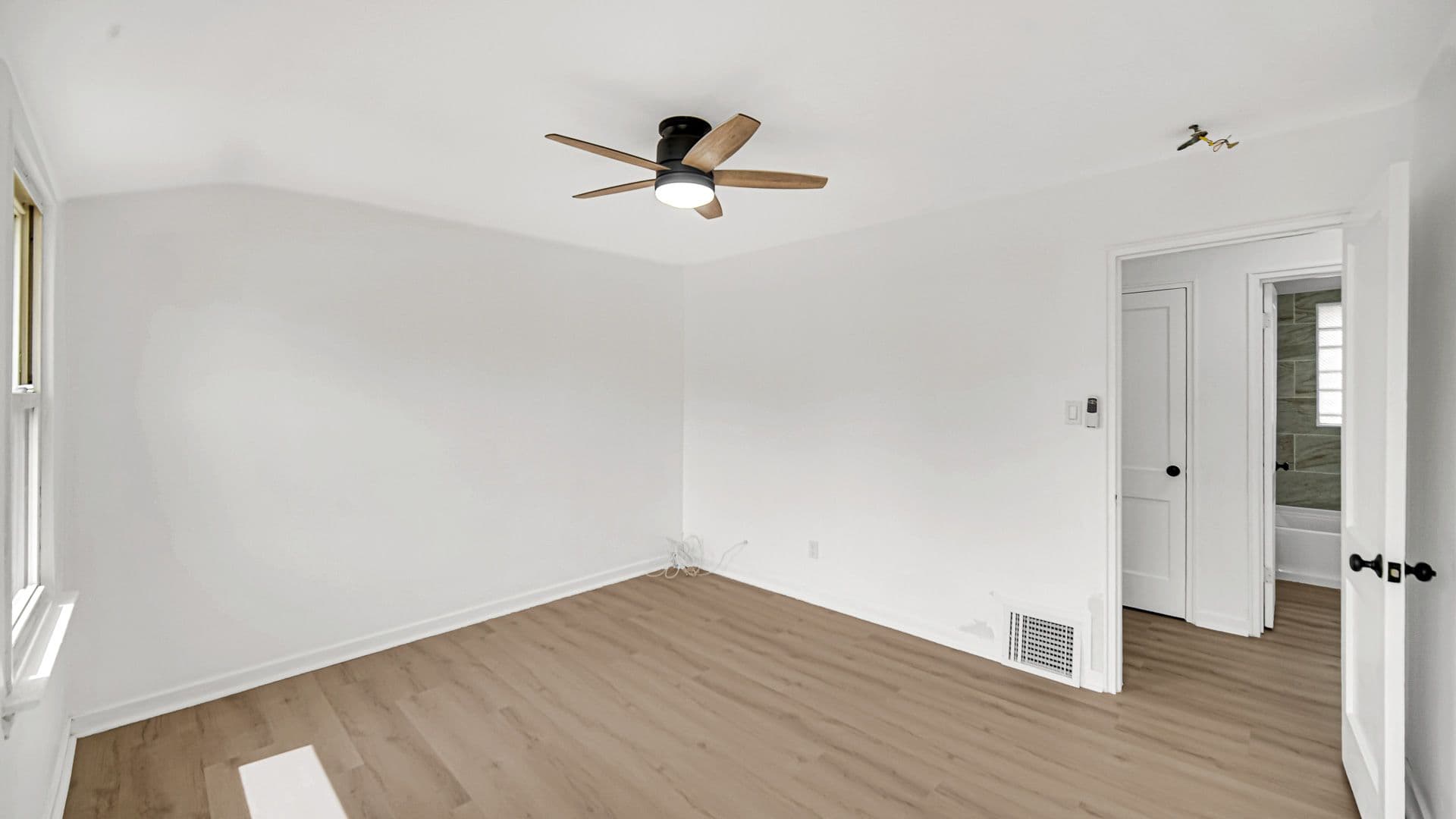 Hammond Apartment: 2229-2243 169th St
