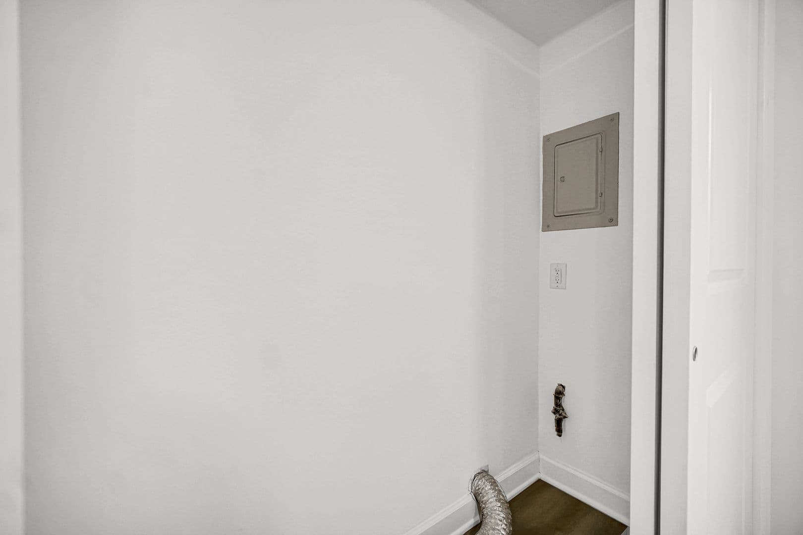Hammond House: 7610 Alexander Ave