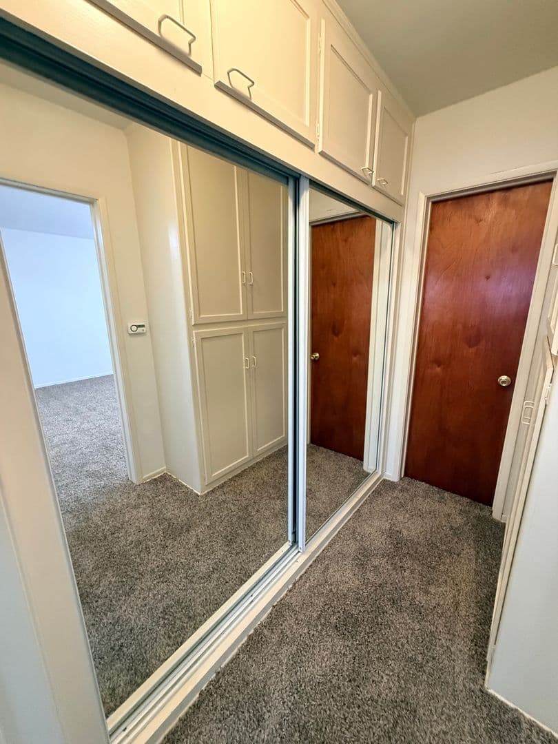Long Beach Apartment: 1745 E. Appleton St.