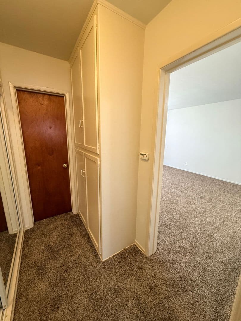 Long Beach Apartment: 1745 E. Appleton St.
