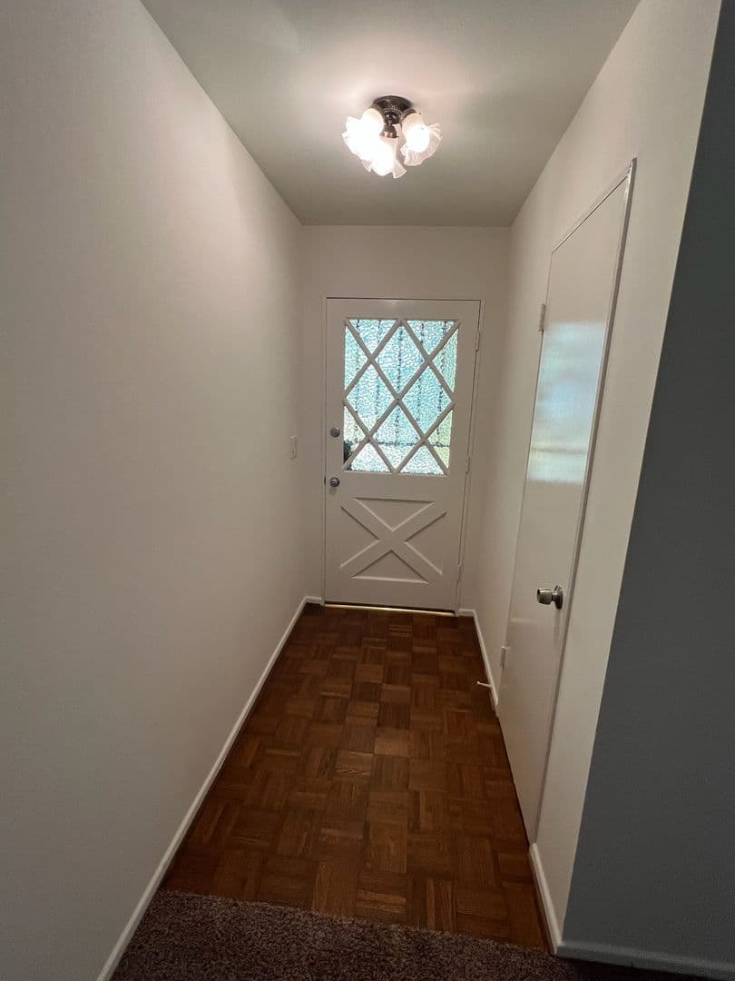 Lakewood House: 20836 Claretta Ave.
