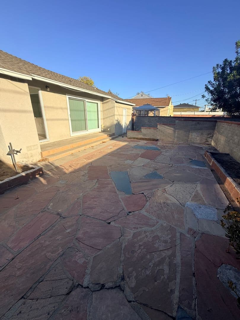 Lakewood House: 5038 Autry Ave.