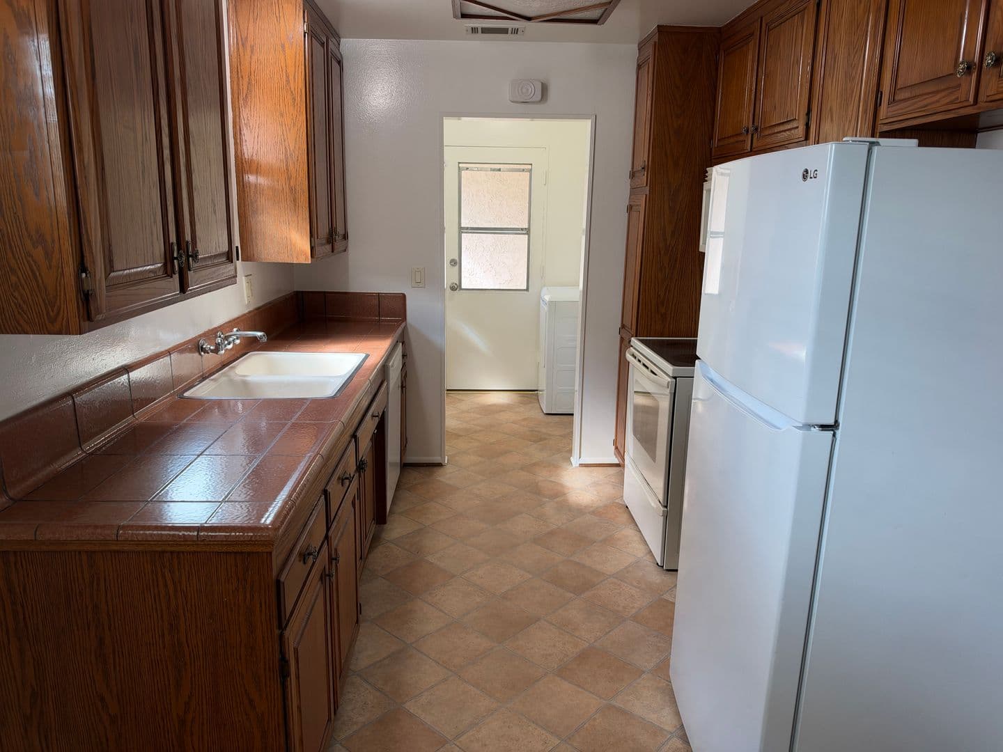 Lakewood House: 20836 Claretta Ave.