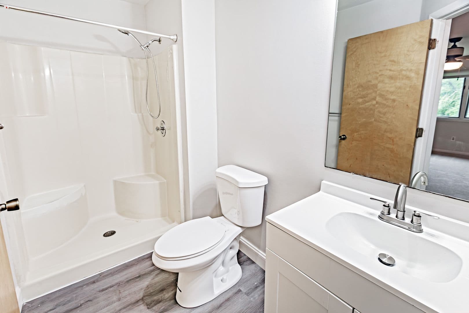 Newark House: 35 Foxtail Ct