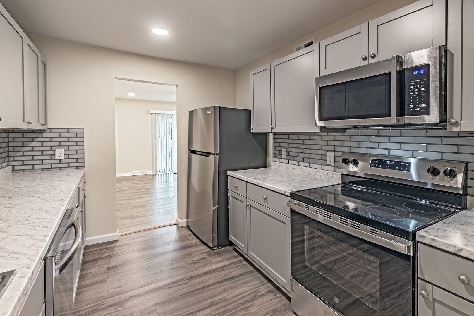 Newark House: 1206 Flanders Way