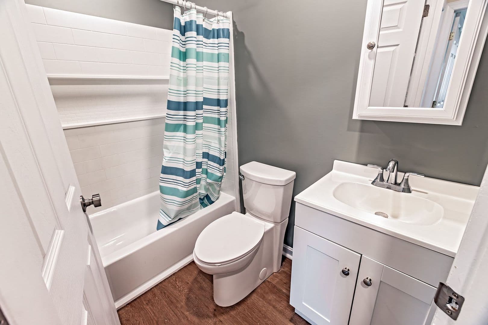 Newark House: 1206 Flanders Way