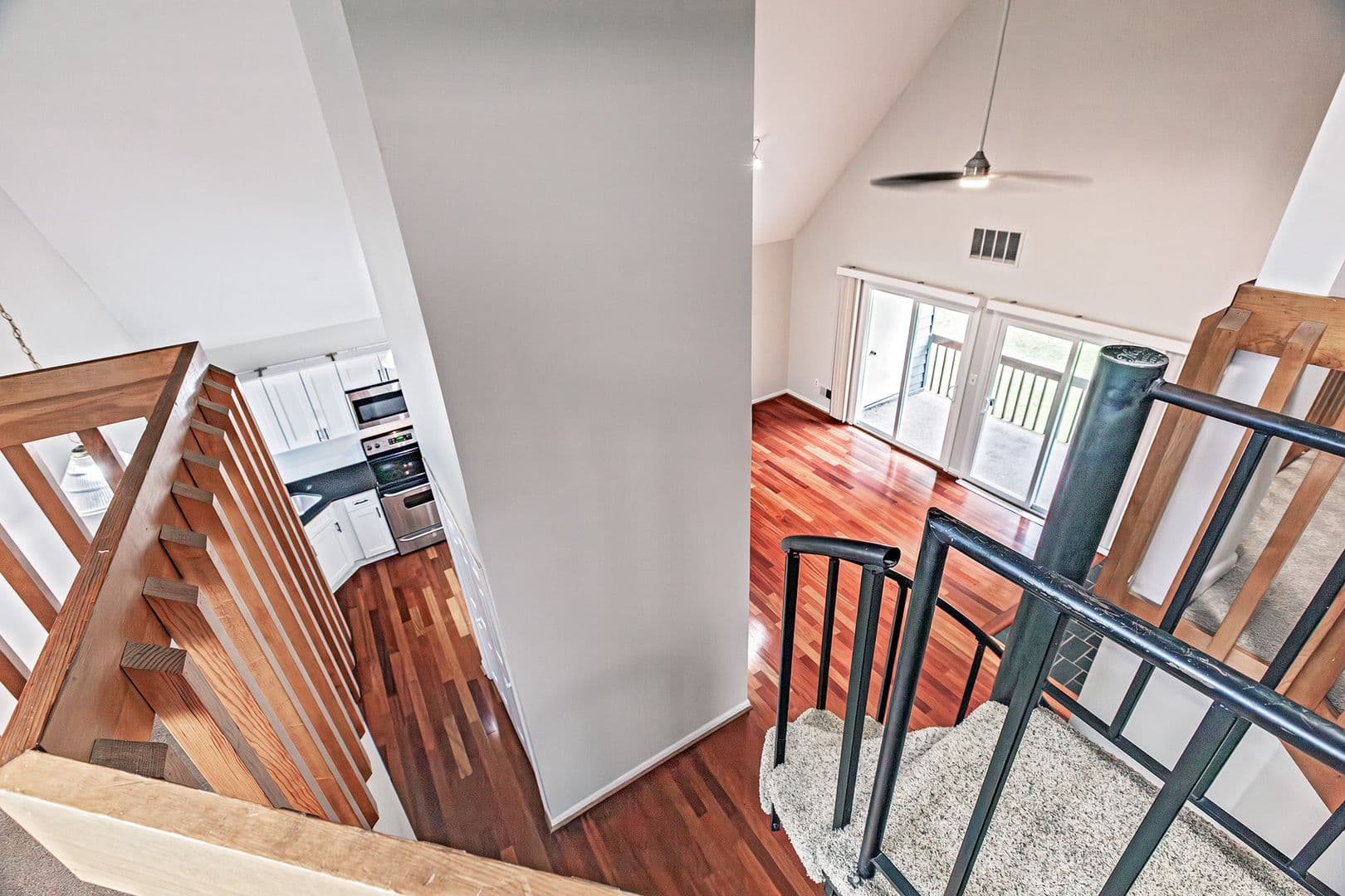 Newark House: 35 Foxtail Ct