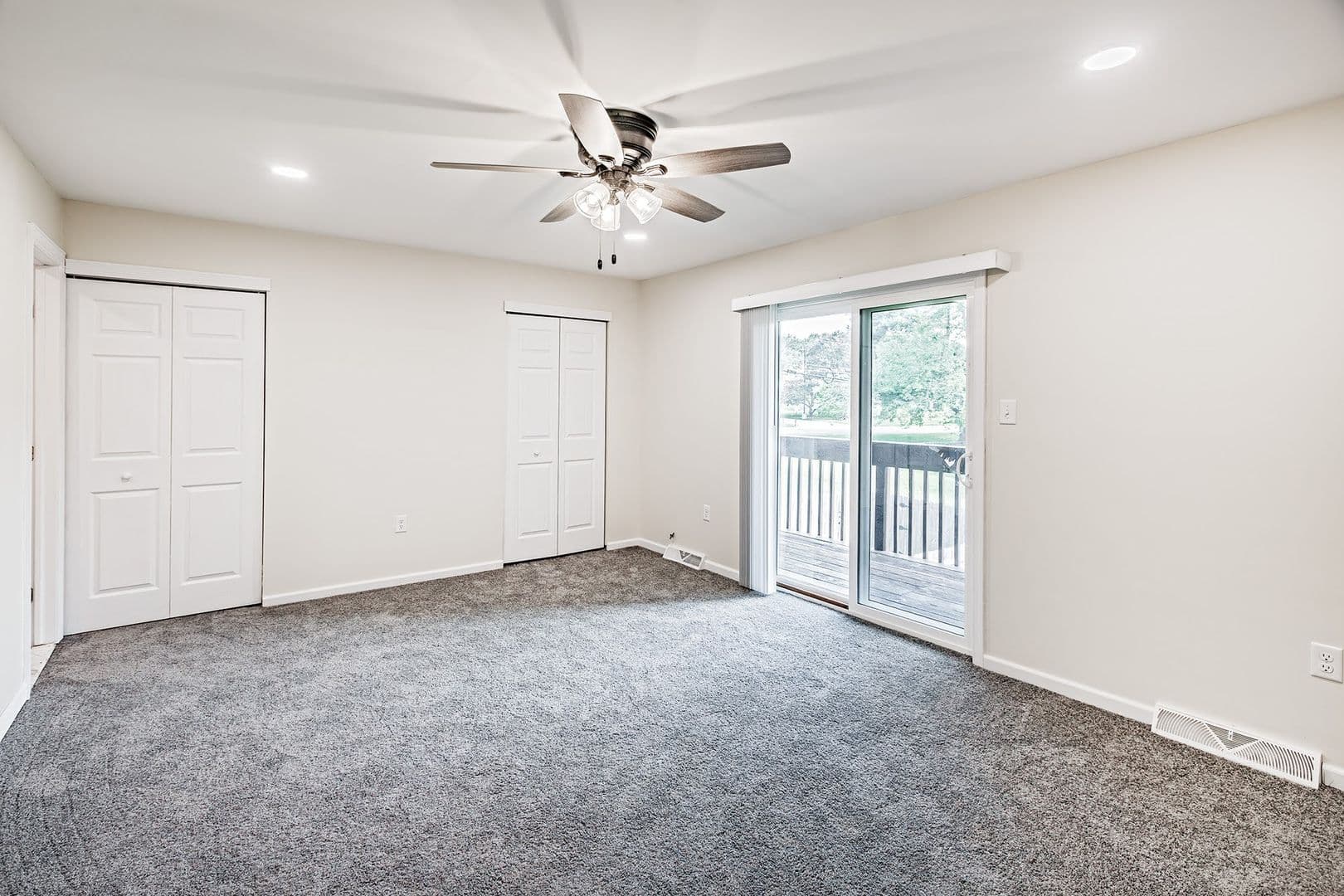 Newark House: 1206 Flanders Way