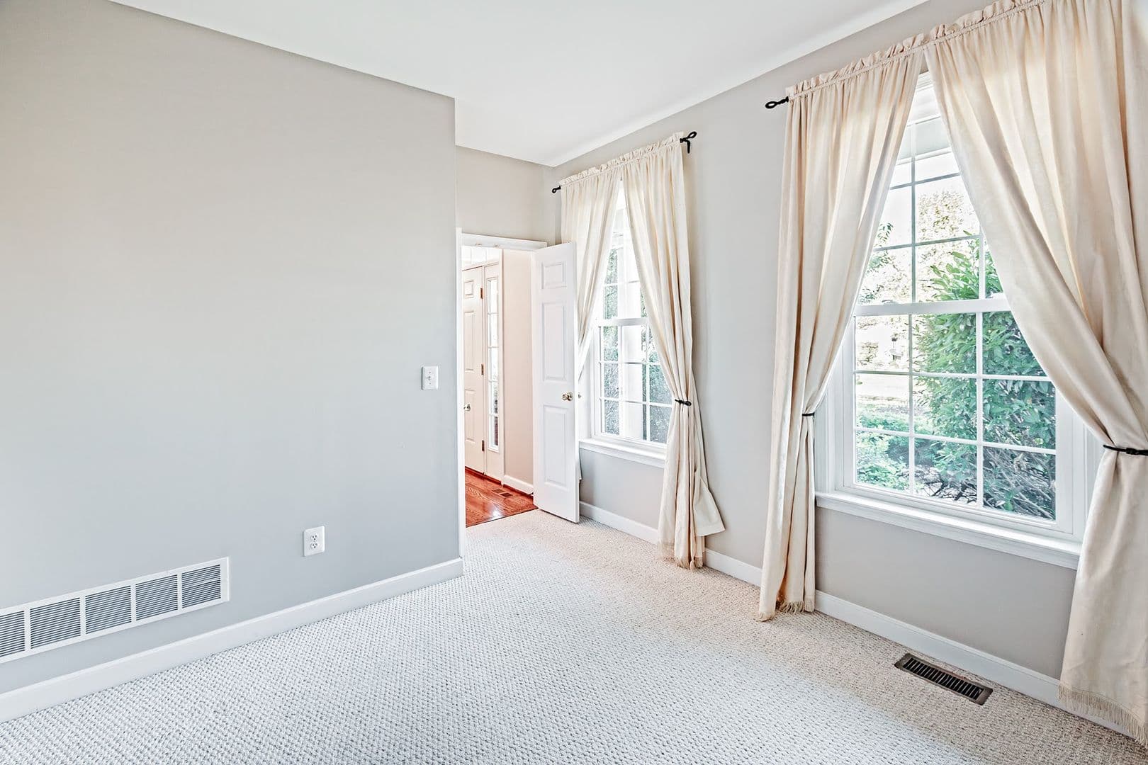 Avondale House: 165 Shinnecock Hill