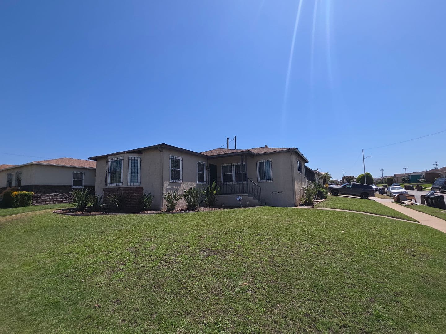 Los Angeles House: 2157 W 109th Pl