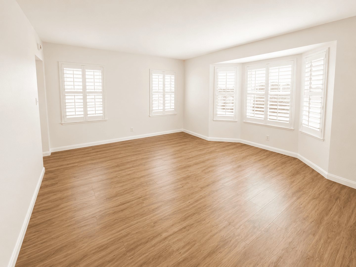 Los Angeles House: 2157 W 109th Pl